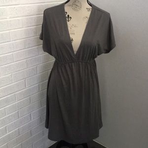 Women’s M Mix & Co. Gray T-shirt Dress deep v neck